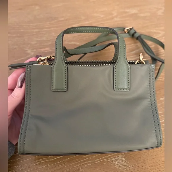 BNWOT Tory Burch Ella Nylon Mini Tote Crossbody Bag in Palm Leaf Green - Picture 3 of 5